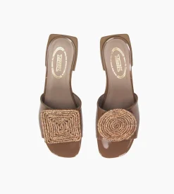 Beżowe klapki damskie