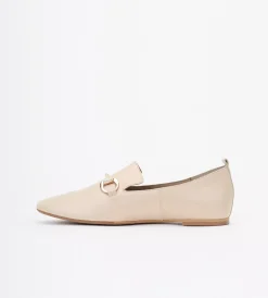 Beżowe loafersy damskie
