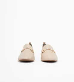 Beżowe loafersy damskie