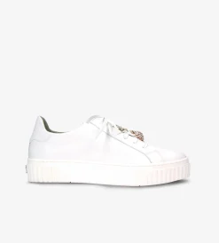Białe sneakersy damskie