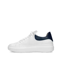Białe sneakersy damskie