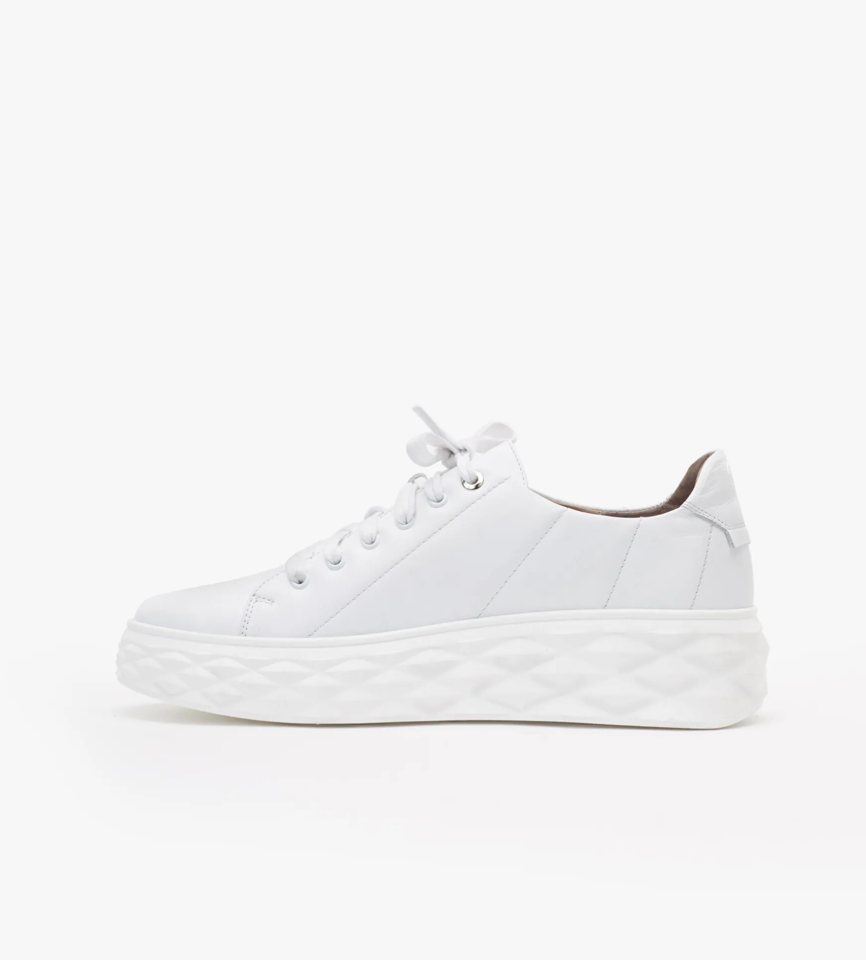 Białe sneakersy damskie