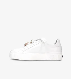 Białe sneakersy damskie