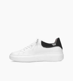 Białe sneakersy damskie