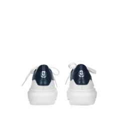Białe sneakersy damskie
